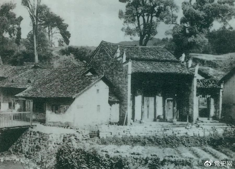 1928年5月20日,毛泽东主持召开中共湘赣边界第一次代表大会。图为会址——茅坪谢氏慎公祠。